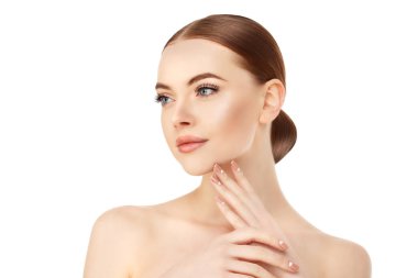 Genç güzellik kadın temiz parlak deri ile. Güzel kız. Kozmetik ve yüz tedavi, spa.