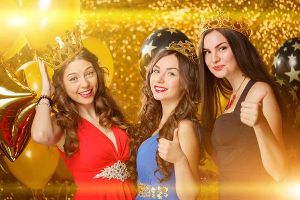 Party Girls Dancing Club Women Celebrate Holiday Birthday New Year — Stock Photo, Image