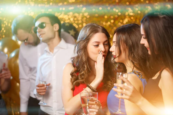 Pessoas Festa Dançam Clube Homens Mulheres Celebram Feriado Aniversário Ano — Fotografia de Stock