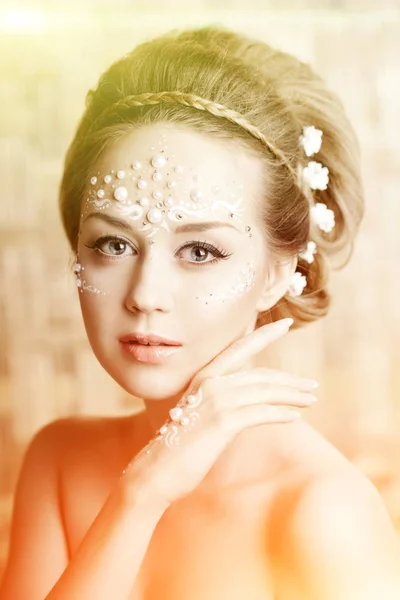 Stylish Woman Creative Make Pearls — Stock Photo, Image