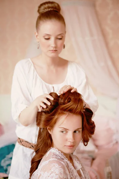 Hair Stylist Makes Bride Wedding Day — Stock Photo, Image