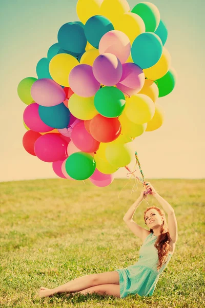 Luxe Mode Stijlvolle Vrouw Met Ballonnen Hand Het Gebied Tegen — Stockfoto