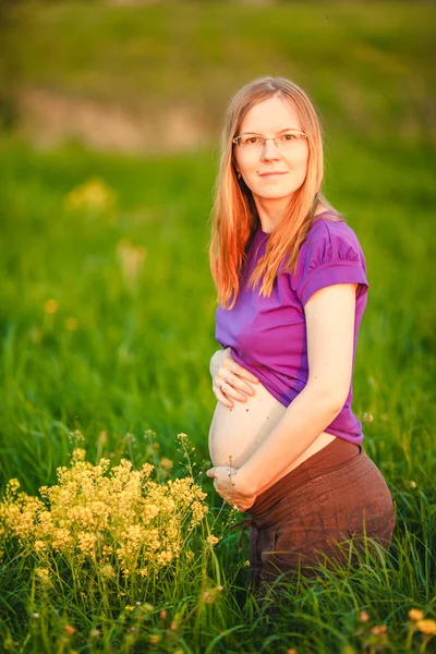 Těhotná Žena Pozadí Západu Slunce Přírody Krásná Mladá Dívka Model Royalty Free Stock Fotografie