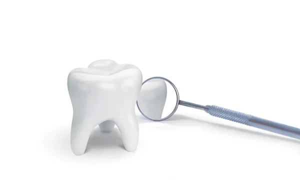 Diente Con Espejo Dental Sobre Fondo Blanco Idea Creativa — Foto de Stock