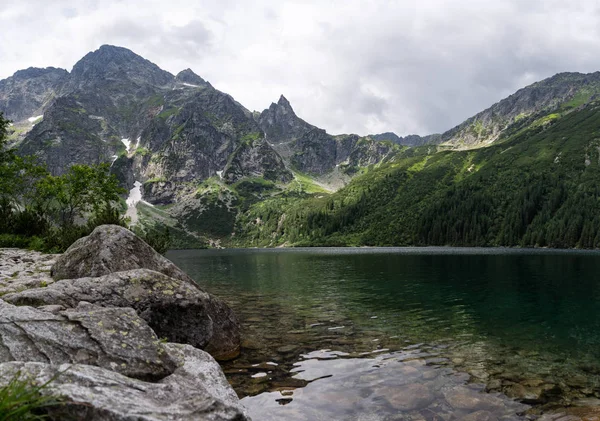 Small Mountains Lake Morskie Oko. Tatra National Park, Poland. — Stock Photo, Image