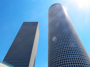 Modern gökdelenler Tel Aviv merkezi. İsrail ekonominin ekonomik ve teknolojik refah merkezleri. 2018 yazında