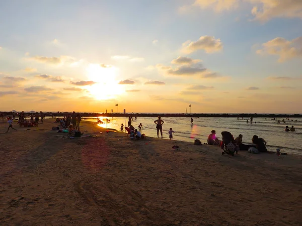 Очаровательный Вид Средиземное Море Берег Тель Авива Пляжи Крупнейшего Города — стоковое фото