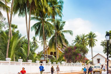 Luang Prabang, Laos - 11 Ocak 2017: Wat Siengthon tapınakta görünümü. Metin için yer kopyalayın.