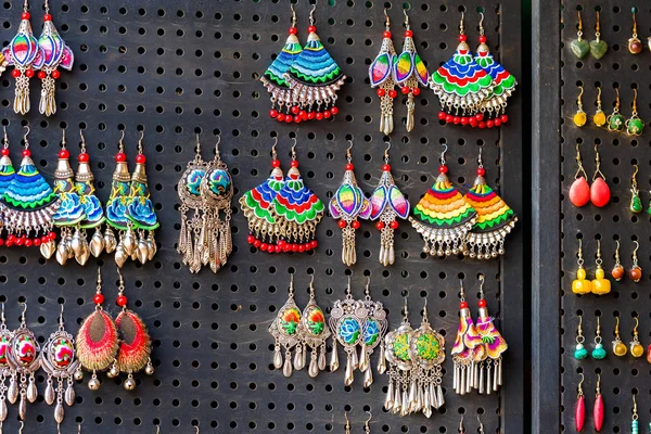 Farbenfrohe Dekoration Zum Verkauf Ohrringe Handgefertigt Luang Prabang Laos Nahaufnahme — Stockfoto