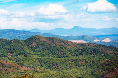 Tarragona, İspanya dağ manzarası görünümünü. Metin için yer kopyalayın