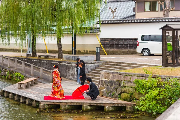 Kyoto Japonya Kasım 2017 Nehir Kıyısında Bir Kimono Içinde Metin — Stok fotoğraf