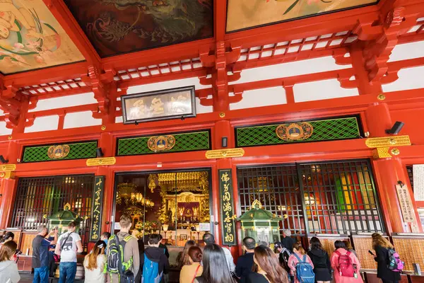 Tokio Japan Oktober 2017 Touristengruppe Altar Tempel Asakusa Schrein Senso — Stockfoto