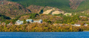 Göl ASHI Hakone, Japonya'da manzaraya görünümünü. Metin için yer kopyalayın