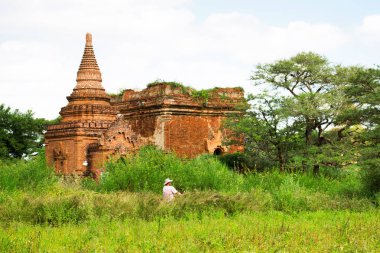 Bagan, Myanmar - 1 Aralık 2016: Antik pagoda görünümü. Metin için yer kopyalayın