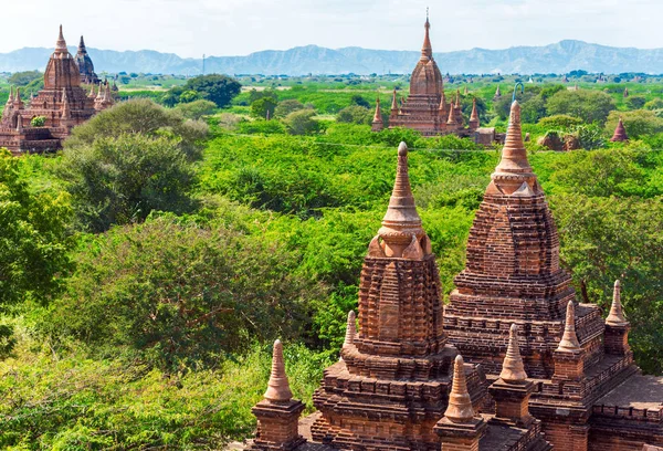 Antik pagodadan Bagan, Myanmar görünümünü. Metin için yer kopyalayın
