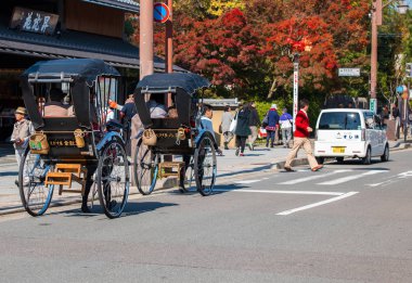Kyoto, Japonya - 7 Kasım 2017: Çekçek şehrin sokak üzerinde. Metin için yer kopyalayın