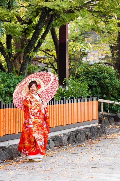 Kyoto Japão Novembro 2017 Uma Menina Quimono Com Guarda Chuva — Fotografia de Stock