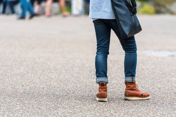 Deri çizme, Tokyo, Japonya erkek bacaklarda. Metin için yer kopyalayın                    