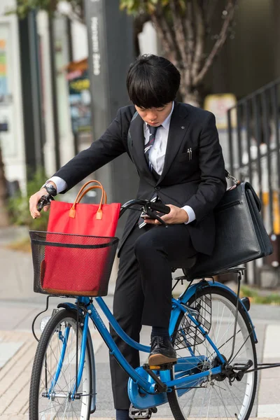 Tokyo Japan October 2017 Boy Bike City Street Vertical — Stock Photo, Image