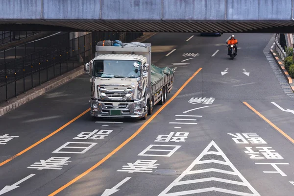 Tokyo Giappone Ottobre 2017 Camion Una Strada Cittadina Copia Spazio — Foto Stock