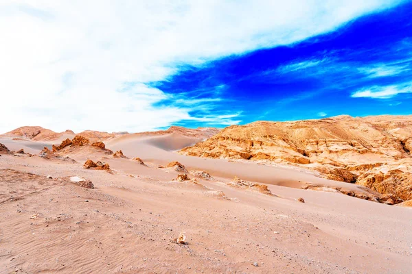 Krajobraz doliny księżyca na pustyni Atakama, Chile — Zdjęcie stockowe