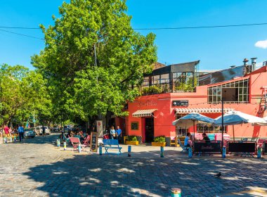 Buenos Aires, Arjantin - 25 Aralık 2017: Şehir merkezindeki binanın görünümü. 