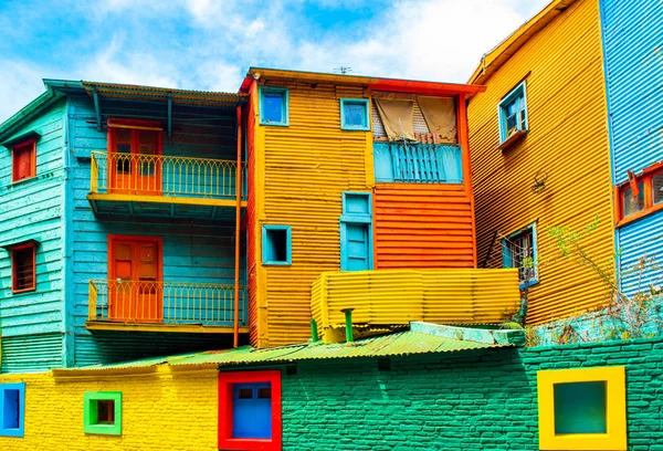 Widok na kolorowy budynek w centrum miasta, Buenos Aires, La Boca — Zdjęcie stockowe
