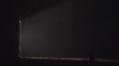 Özel kuvvetler odaya girdi ve makineli tüfeklerle öldürmek için ateş açtı.