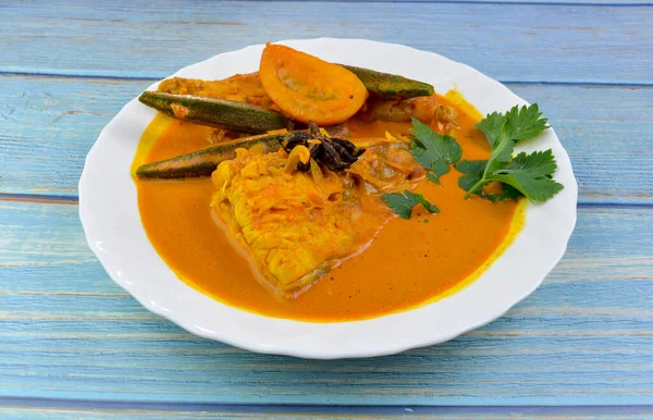 Plat Curry Poisson Épicé Savoureux Cuisine Traditionnelle Malaisienne Concentration Sélective — Photo