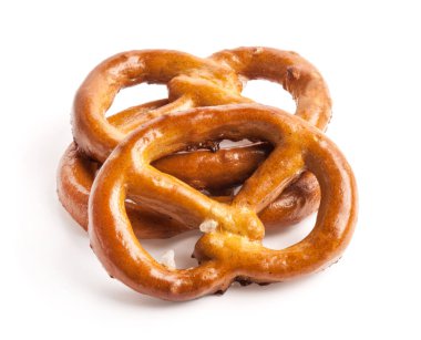 krakerler beyaz arkaplanda izole edildi