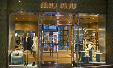 Sydney, Avustralya - 23 Mayıs 2018: Miu Miu mağaza giriş ekranı Sydney. Miu Miu bir İtalyan yüksek moda Lüks markasıdır.