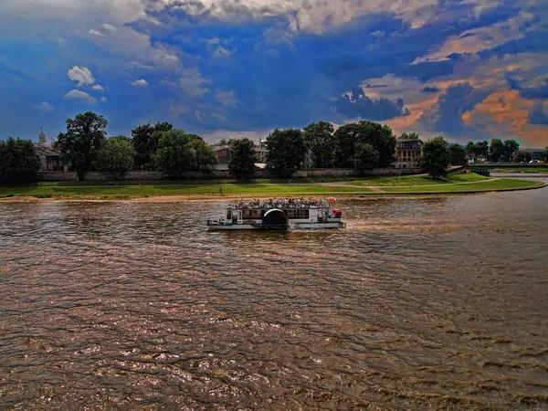 Krakow Vistula Nehri Üzerinde Turistic Seyahat Tekne Polonya — Stok fotoğraf