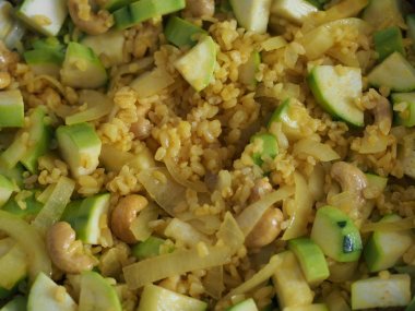 Evde tabakta vejetaryen yemek yemeye hazır