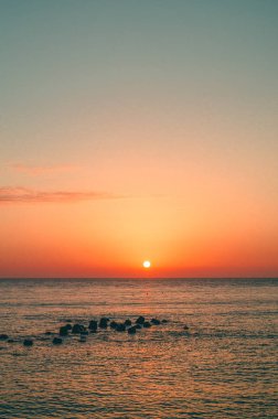 denizde gün batımı