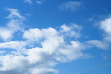 gökyüzü mavi bulutlar