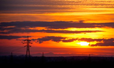 Güzel ateşli gün batımı