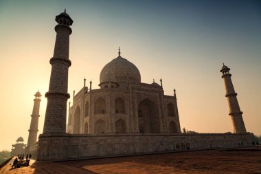  Agra, Uttar Pradesh 'te gün doğumunda görülen Tac Mahal manzarası.