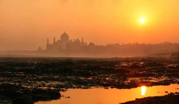 Agra Uttar Pradesh Teki Yamuna Nehrinin Kıyısından Tac Mahal Şehirlerarası — Stok fotoğraf