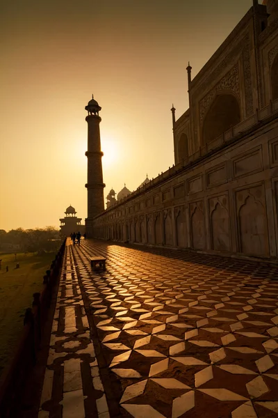 Μια Άποψη Του Taj Mahal Δει Κατά Την Ανατολή Του — Φωτογραφία Αρχείου