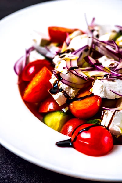 Italiensk hemmagjord traditionell sallad — Stockfoto