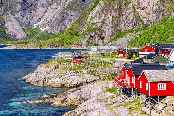 ロフトテン夏の風景ロフトテンは ノルウェーのノードランド県の群島です 劇的な山と山との独特の風景で知られています — ストック写真