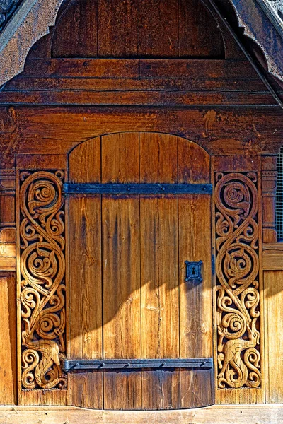 Eingangstür Der Alten Norwegischen Holzkirche — Stockfoto