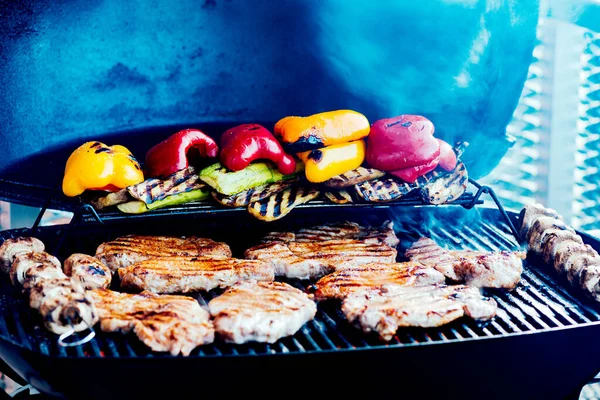 Różne Warzywa Gotowanie Mięsa Grillu — Zdjęcie stockowe