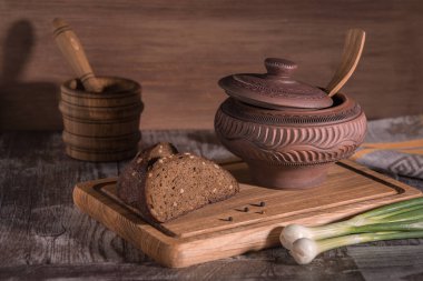 Masaya rustik yiyecek.