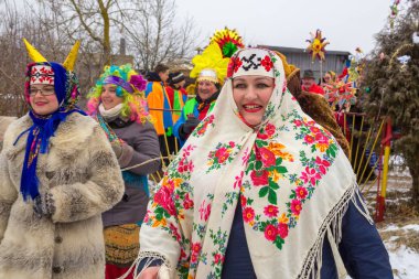 Polotsk, Belarus 13.01.2018. Eski yeni yıl Noel şarkıları. Selamlar, komik sahneleri, yılbaşı servet ve halk oyunları yanı sıra Belarus şarkı geleneksel festival oluşur