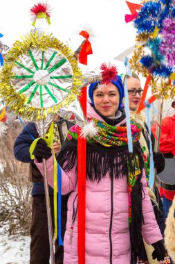 Polotsk, Belarus 13.01.2018. Eski yeni yıl Noel şarkıları. Selamlar, komik sahneleri, yılbaşı servet ve halk oyunları yanı sıra Belarus şarkı geleneksel festival oluşur