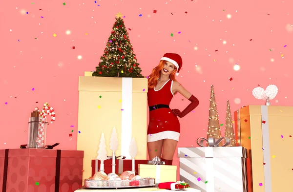 Sexy Vrouw Kerst Outfit Presenteren Een Giften Voor Vakantie Seizoen — Stockfoto