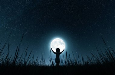 Ay yıldızlı gece, 3d render tutan kız