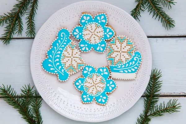 Home backed and decorated Christmas cookies. — Stock Photo, Image