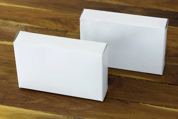 Caja Cartón Blanco Blanco Mockup Mesa Madera Oscura — Foto de Stock